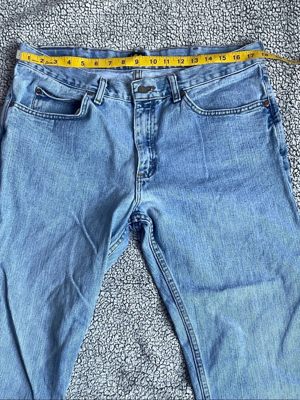 Lee Men’s Light Wash Straight Jeans